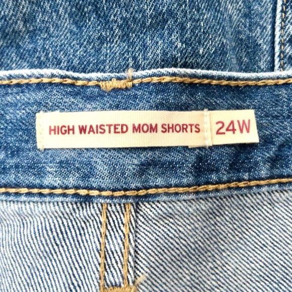 NEW! Levi"s High Waisted Mom Shorts Denim Jean Blue Medium Wash SZ 24W - Picture 14 of 16